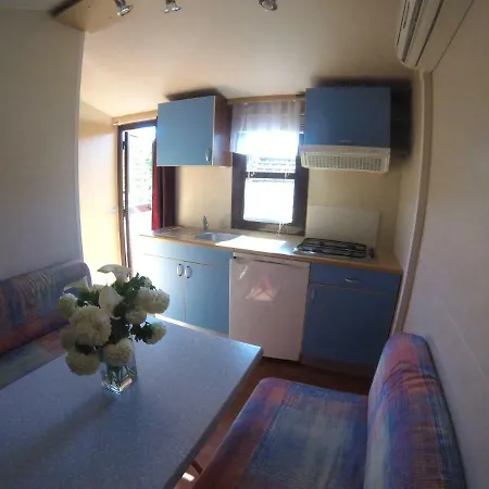 Miraflores Κάμπινγκ *